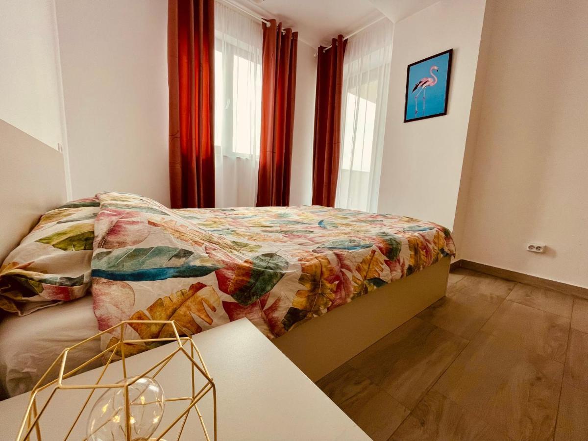 Soho Apartment - City View With Rooftop Garden Bucharest Exterior photo